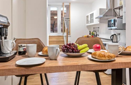 Altstadt - Sankt Lorenz Apartment | Altstadt - Exklusive 3-Zi-Wohnung mit 90 qm und großem Balkon