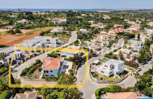 Montes de Alvor House | Alvor mountain view villa with private pool