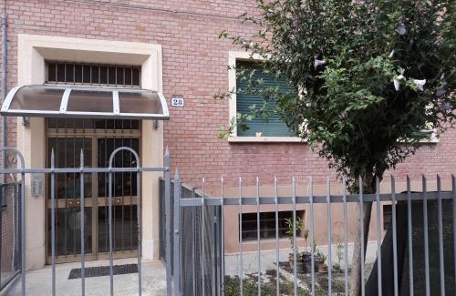 Bolognina Apartment | Am Liv' (mi alzo)