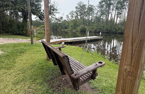 Elberta Cabin | Amazing 1 bedroom cabin inside gated community in Elberta Al