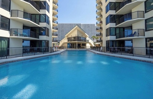 Panama City Beach Condo | Amazing 11th floor views at 🌴 BlueOceanEscapesFL. 🌞