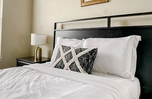 Stillwater Apartment | Amazing 2BD/2.5BA + Gym - Stillwater