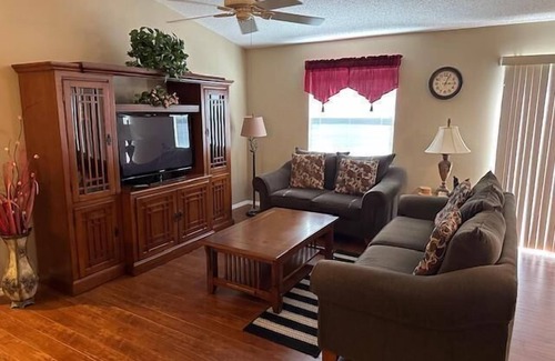 Buttonwood House | Amazing 2br/2bth P. Villa in Duval w/cart Must See! Sumter Brownwood