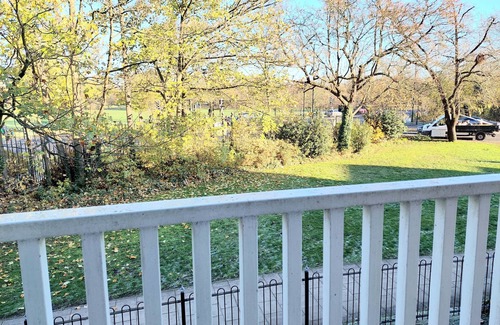 Tooting Apartment | Amazing 2BR Flat opposite Tooting Common and close to transport links