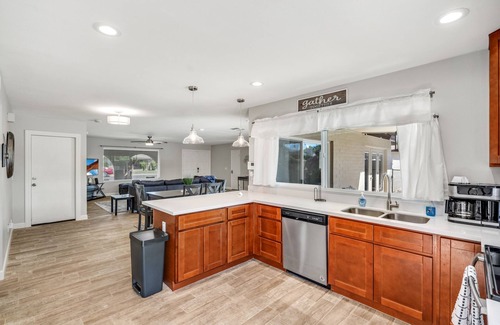 Glendale House | Amazing 3 BR w/Pool, minutes from PHX and Sports