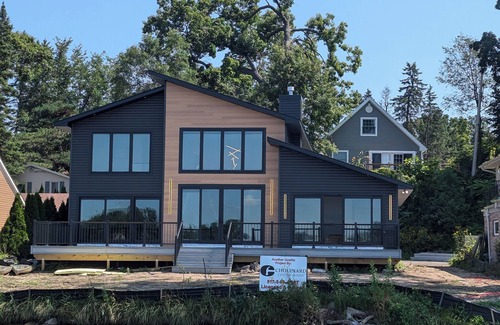 Howell House | Amazing 4-bedroom Modern Lake House with Cottage Charm on Lake Chemung