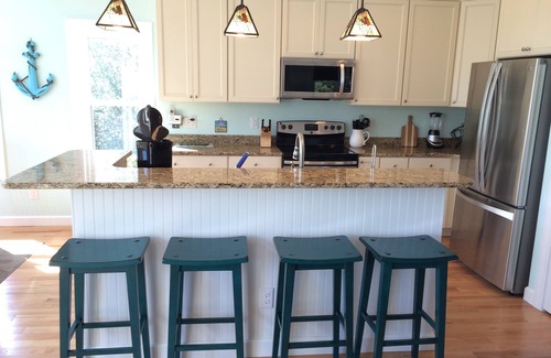Southern Shores House | AMAZING-4BR BEACH HOUSE-HOT TUB-Free Linens-GREAT LOCATION-Keyless Entry-VolleyB