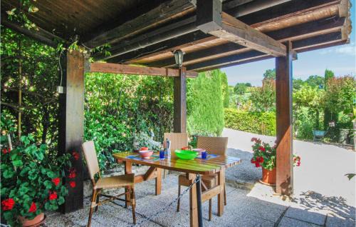Monte Rinaldo Apartment | Amazing Apartment In Monte Rinaldo