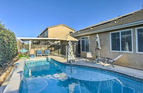 Greenacres Apartment | Amazing Bakersfield Home w/ Outdoor Pool