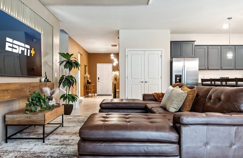 Four Corners House | Amazing, Brand New 10BD/8BR for Up to 28 Guests