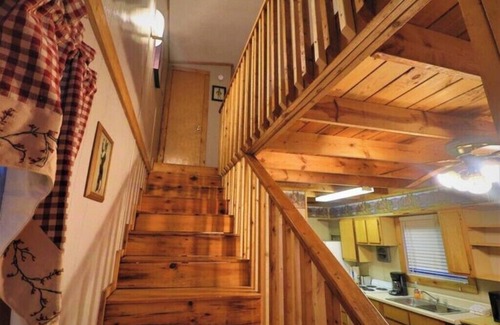 Helen Cabin | ❤Amazing Cabin w/fireplace and stream ❤ # 11n