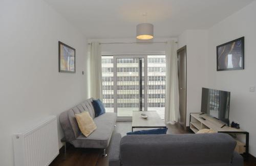 Southend-on-Sea Apartment | Amazing Central Southend,2-bedroom flat,10th floor