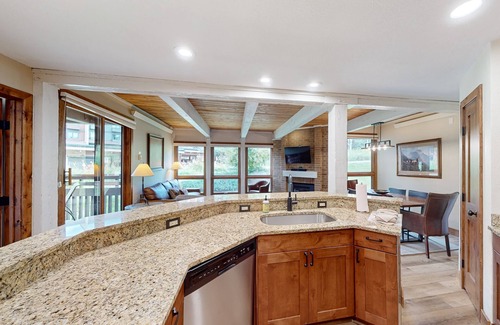 Steamboat Springs Condo | Amazing condo next to Steamboat skiing with hot tubs, pool & washer/dryer