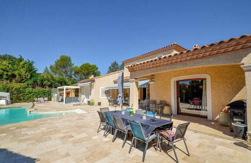 Calas House | Amazing home in Cabriès with private swimming pool, can be inside or outside