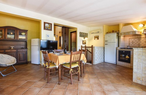 Carini House | Amazing home in Carini with kitchen