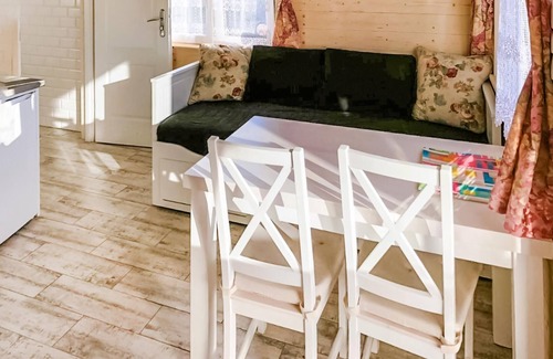 Chlopy House | Amazing home in Chlopy with WiFi
