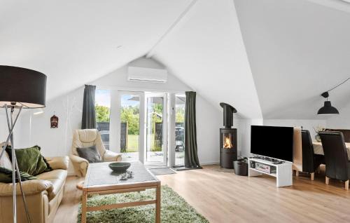 Gedesby House | Amazing Home In Gedser With Kitchen