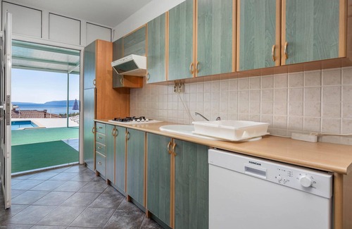 Ika House | Amazing home in Ika with house sea view