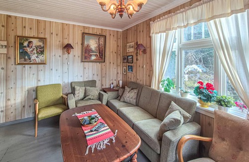 Hardangerfjord House | Amazing home in Kysnesstrand with WiFi