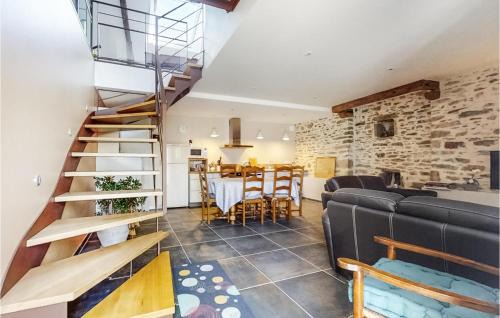 Lanouee House | Amazing Home In Lanouee With Wifi