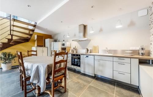 Lanouee House | Amazing Home In Lanouee With Wifi