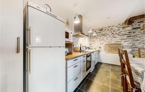 Lanouee House | Amazing Home In Lanouee With Wifi