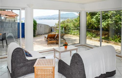 Le Pradet House | Amazing Home In Le Pradet With Kitchen