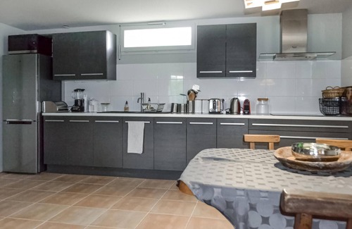 Leognan House | Amazing home in Léognan with sauna