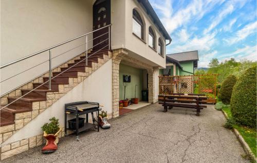 Lic House | Amazing Home In Lic With Wifi