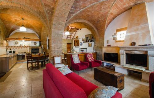 Mazzolla House | Amazing Home In Mazzolla With Wifi