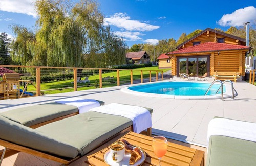 Petrinja House | Amazing home in Petrinja with Wi-Fi
