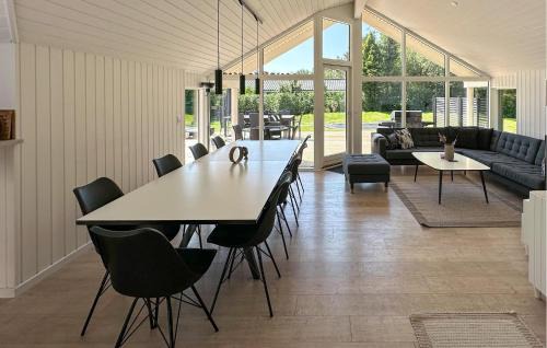 Kramnitse House | Amazing Home In Rødby With Sauna