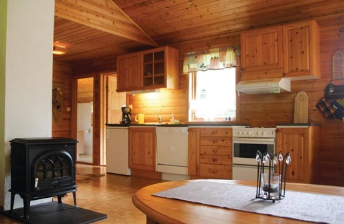 Vindafjord House | Amazing home in Sandeid with lake view