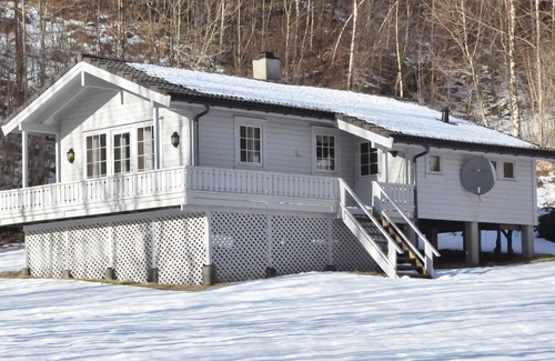 Vindafjord House | Amazing home in Sandeid with lake view