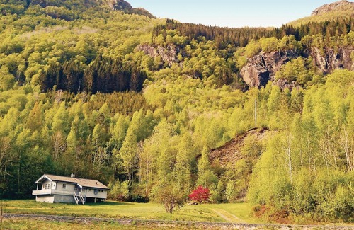 Vindafjord House | Amazing home in Sandeid with lake view