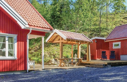 Risor House | Amazing home in Søndeled with sauna