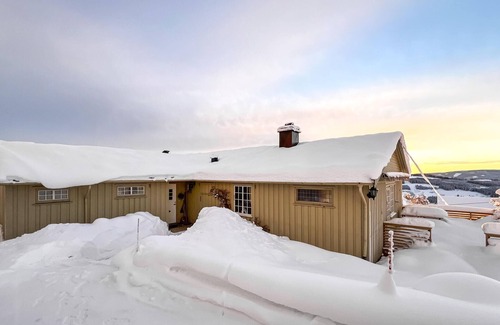 Tretten House | Amazing home in Svingvoll