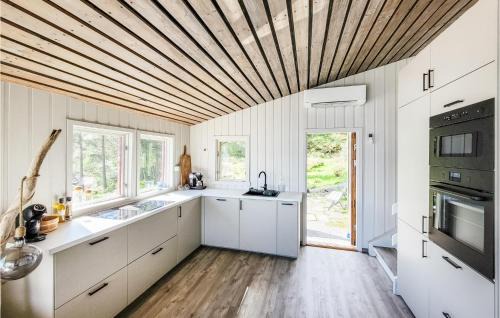 Kvam House | Amazing Home In Tørvikbygd With Wifi
