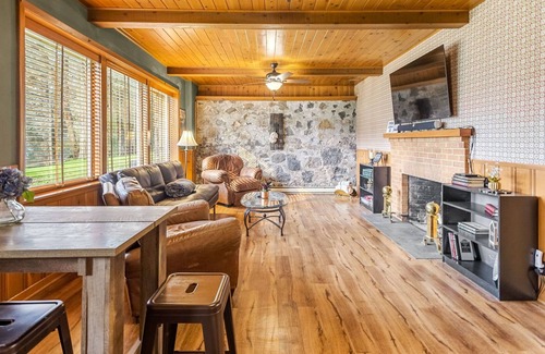 Redmond House | Amazing home in the heart of Redmond w/Canyon access