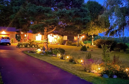Fennville House | Amazing home in the Saugatuck area-3BR,2BTH,Dogs OK, close to beaches, vineyards