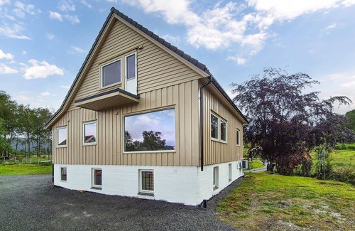 Vindafjord House | Amazing home in Vikebygd with WiFi