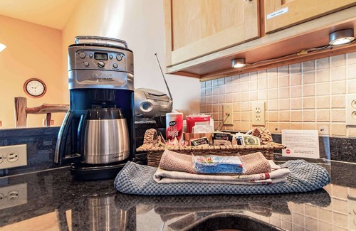 Tofte House | Amazing Lake Superior Views, Lake Access, Bike Trail, Garage, Close to Parks/Hik