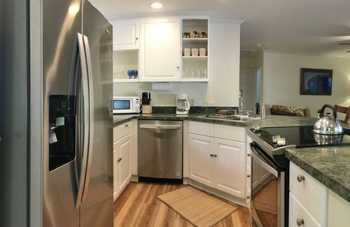 Pupukea House | Amazing Location & Beach. 200 plus 5-Star Reviews! Hot Tub, AC, 4 Bikes & More!