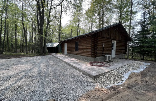 Lake Cabin | Amazing Log Cabin Nestled in 1000s of Acres of Beautiful Forest