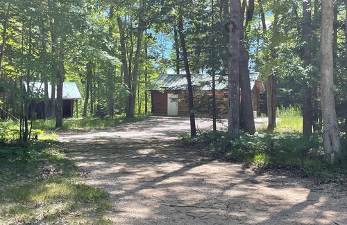 Lake Cabin | Amazing Log Cabin Nestled in 1000s of Acres of Beautiful Forest