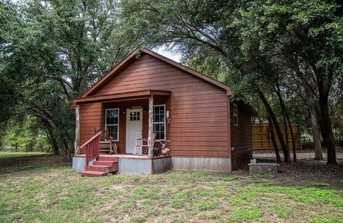 Granbury Cabin | Amazing Log Home on 4 acres
