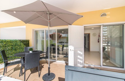 Cabanas Apartment | Amazing & Modern Apartment in Cabanas Beach with direct pool access (Sleeps 4)