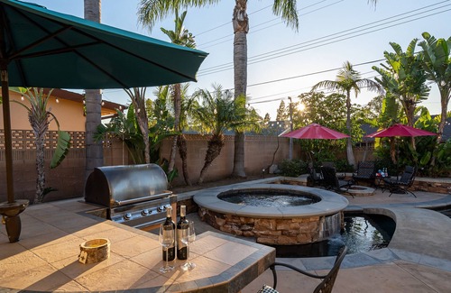Southeast Anaheim House | Amazing Modern Pool House near Disneyland