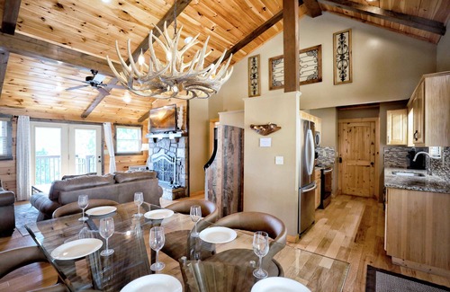 Chalet Village Cabin | AMAZING Mt LeConte & Ober VIEWS! 2 Masters! 3 Fireplaces! Hot Tub! Game Room!