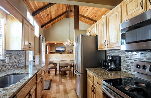 Chalet Village Cabin | AMAZING Mt LeConte & Ober VIEWS! 2 Masters! 3 Fireplaces! Hot Tub! Game Room!